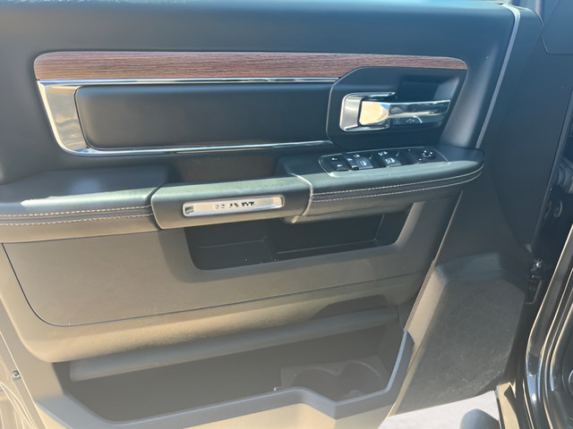Used 2018 RAM 1500 Laramie w/ Convenience Group AWD/4WD image 12