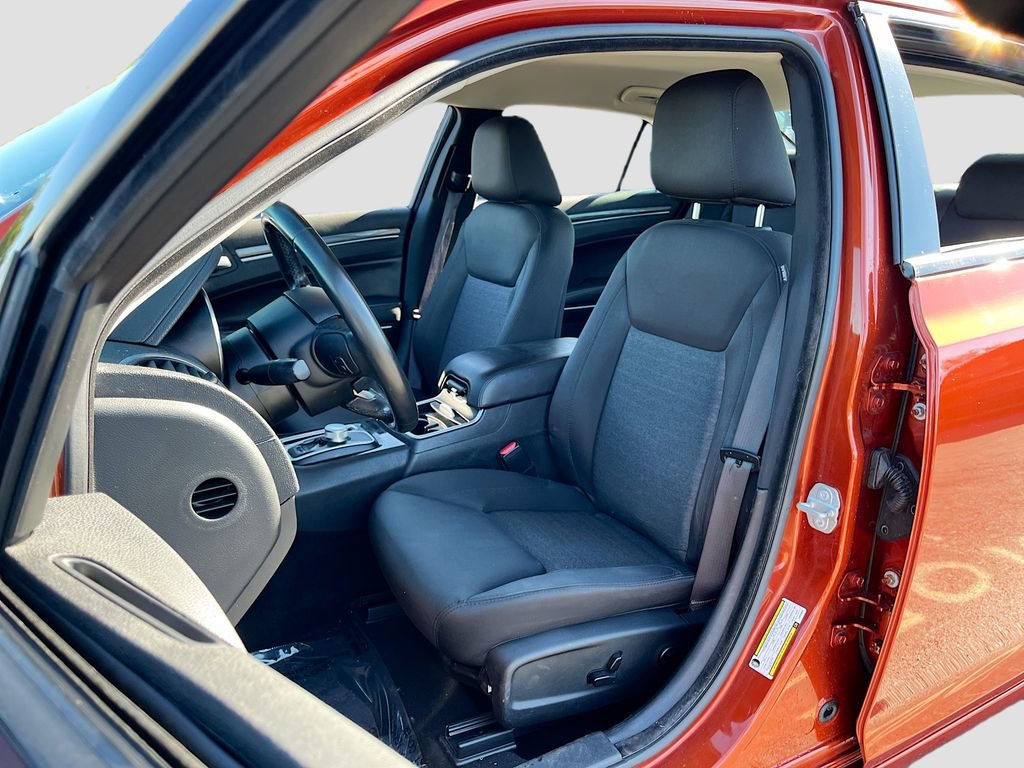 Certified 2020 Chrysler 300 Touring w/ Sport Appearance Package image 19