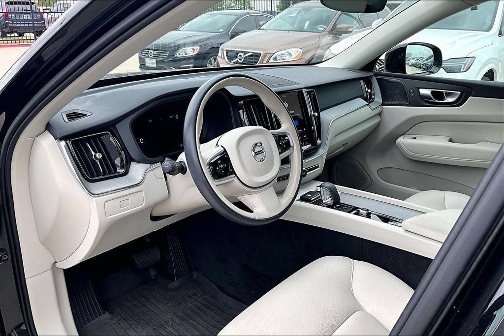 Certified 2024 Volvo XC60 B5 Plus w/ Protection Package Premier AWD/4WD image 15