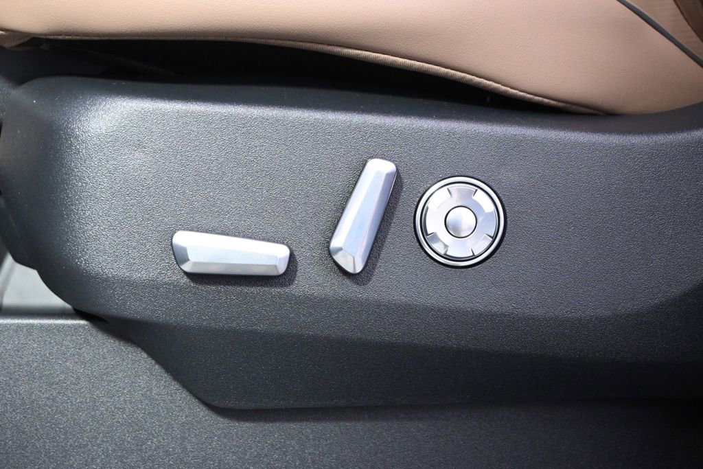 New 2026 Lincoln Navigator L Black Label AWD/4WD image 14