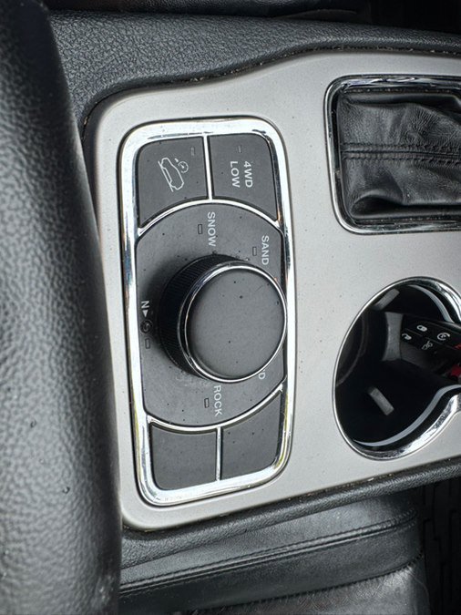 Used 2020 Jeep Grand Cherokee Limited AWD/4WD image 30