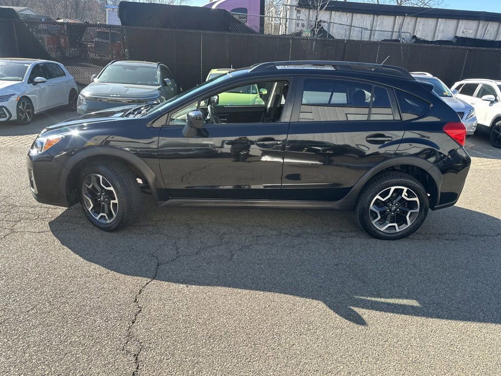 Used 2017 Subaru Crosstrek 2.0i Premium image 3