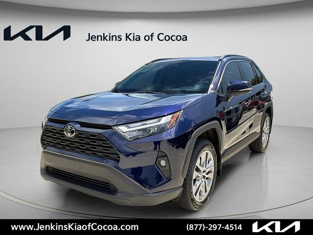 Used 2022 Toyota RAV4 XLE Premium AWD/4WD image 11