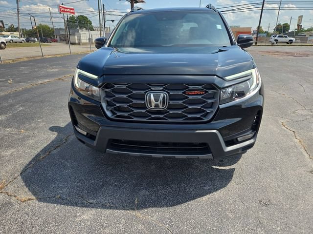 Used 2025 Honda Passport TrailSport image 3