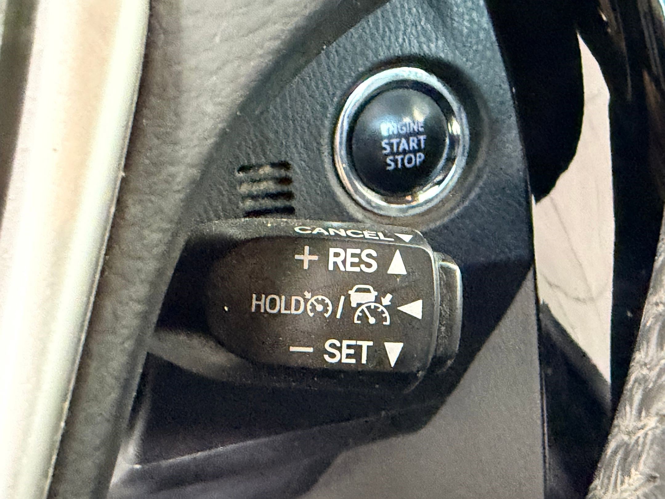 Used 2017 Toyota Corolla SE w/ SE Premium Package image 29