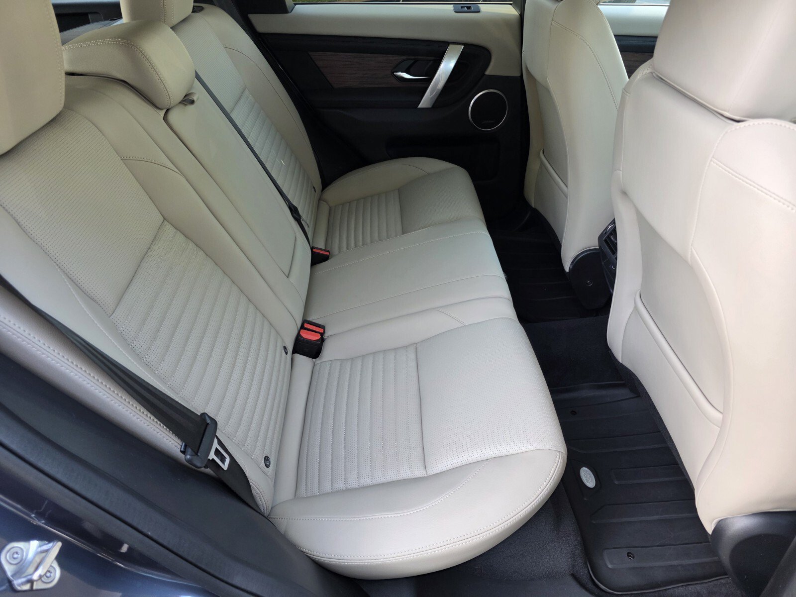 Certified 2024 Land Rover Discovery Sport S AWD/4WD image 5