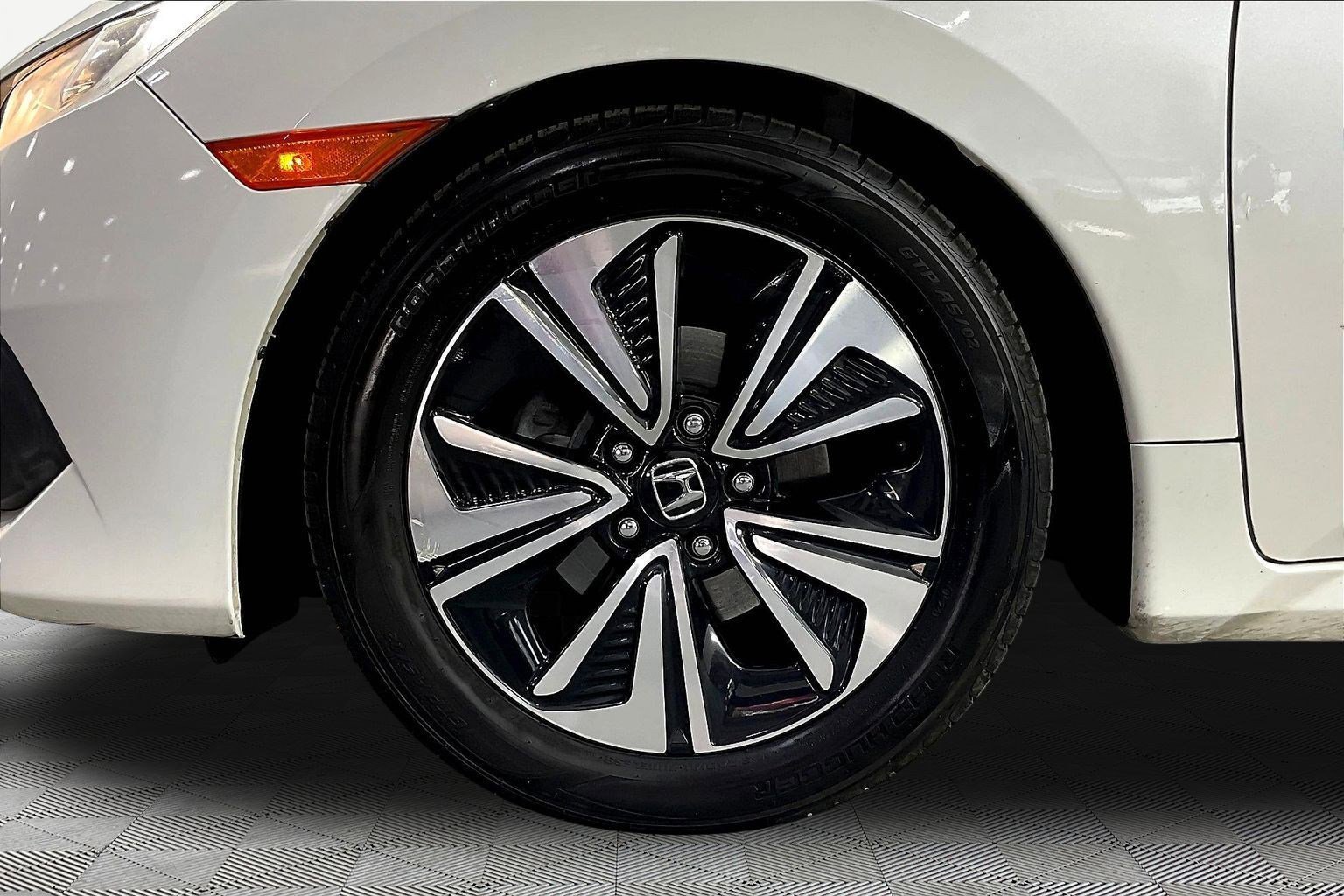 Used 2017 Honda Civic EX-T image 32