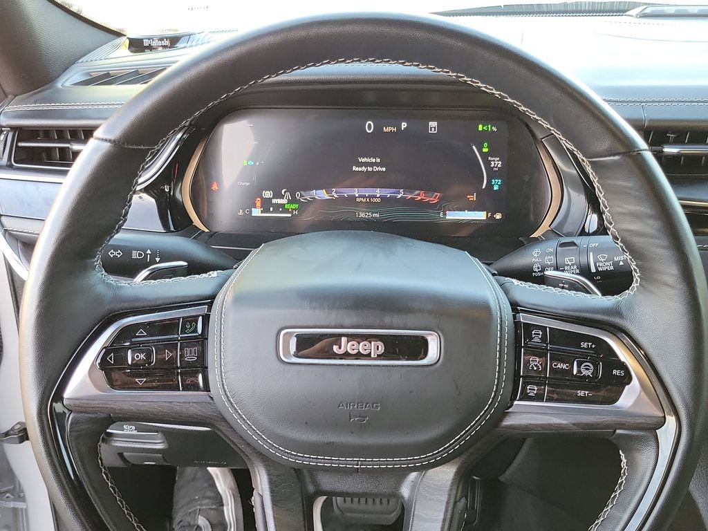 Used 2023 Jeep Grand Cherokee Overland w/ Advanced Protech Group III image 4