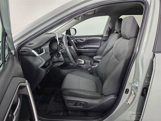 Used 2023 Toyota RAV4 XLE image 25