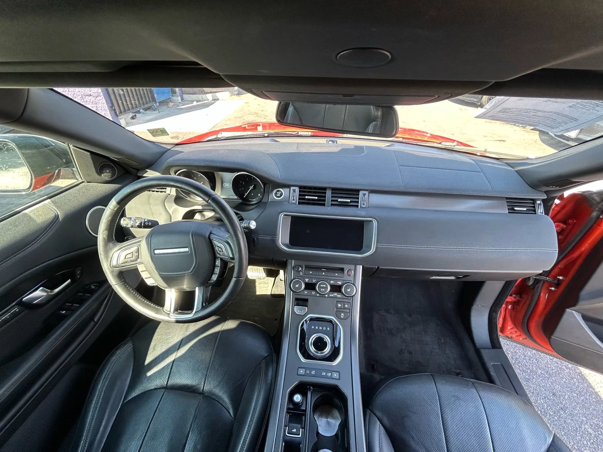 Used 2019 Land Rover Range Rover Evoque SE Dynamic image 12