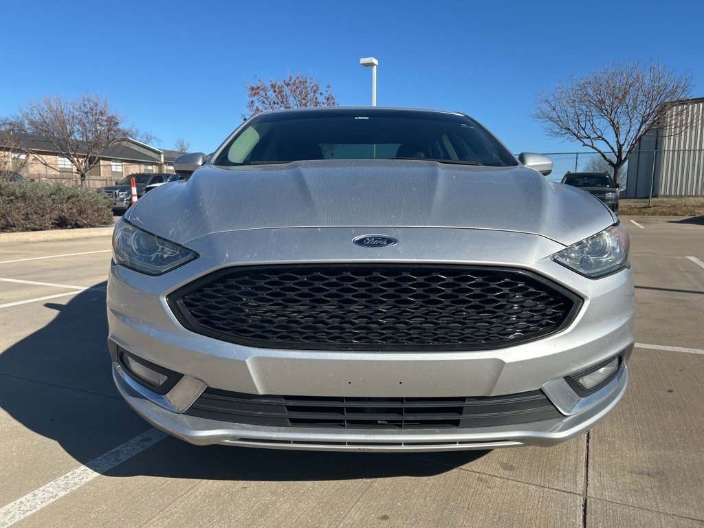 Used 2017 Ford Fusion SE w/ Equipment Group 201A image 4