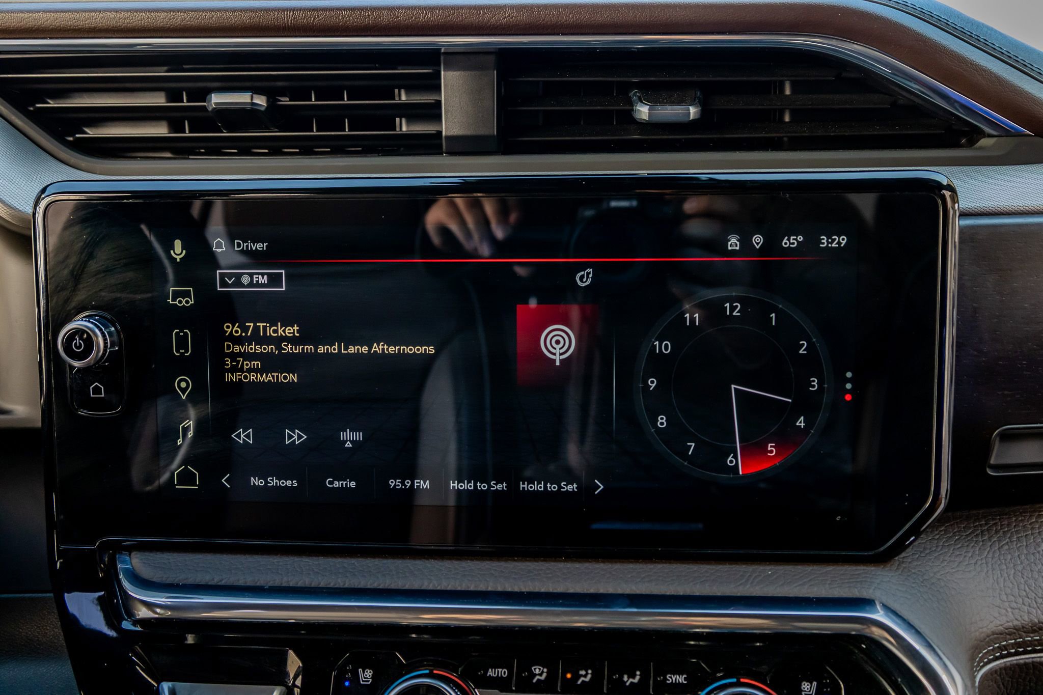 Used 2025 GMC Sierra 3500 Denali w/ Denali Reserve Package image 26