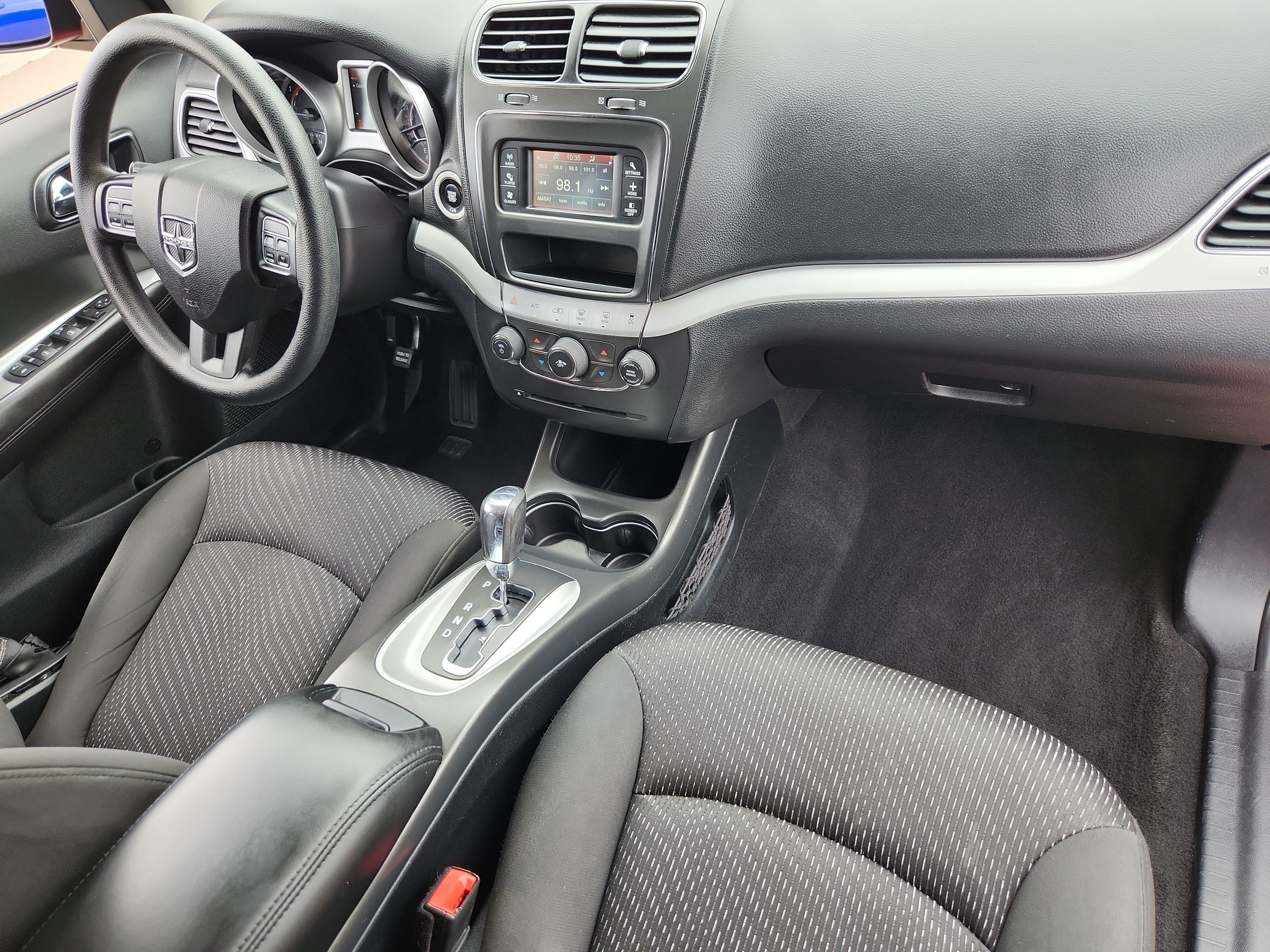 Used 2017 Dodge Journey SXT w/ Comfort/Convenience Group FWD image 17