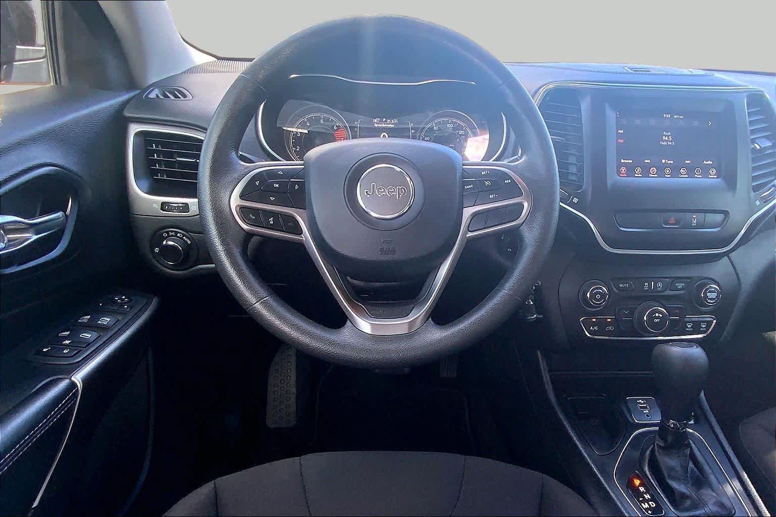 Used 2021 Jeep Cherokee Latitude FWD image 6