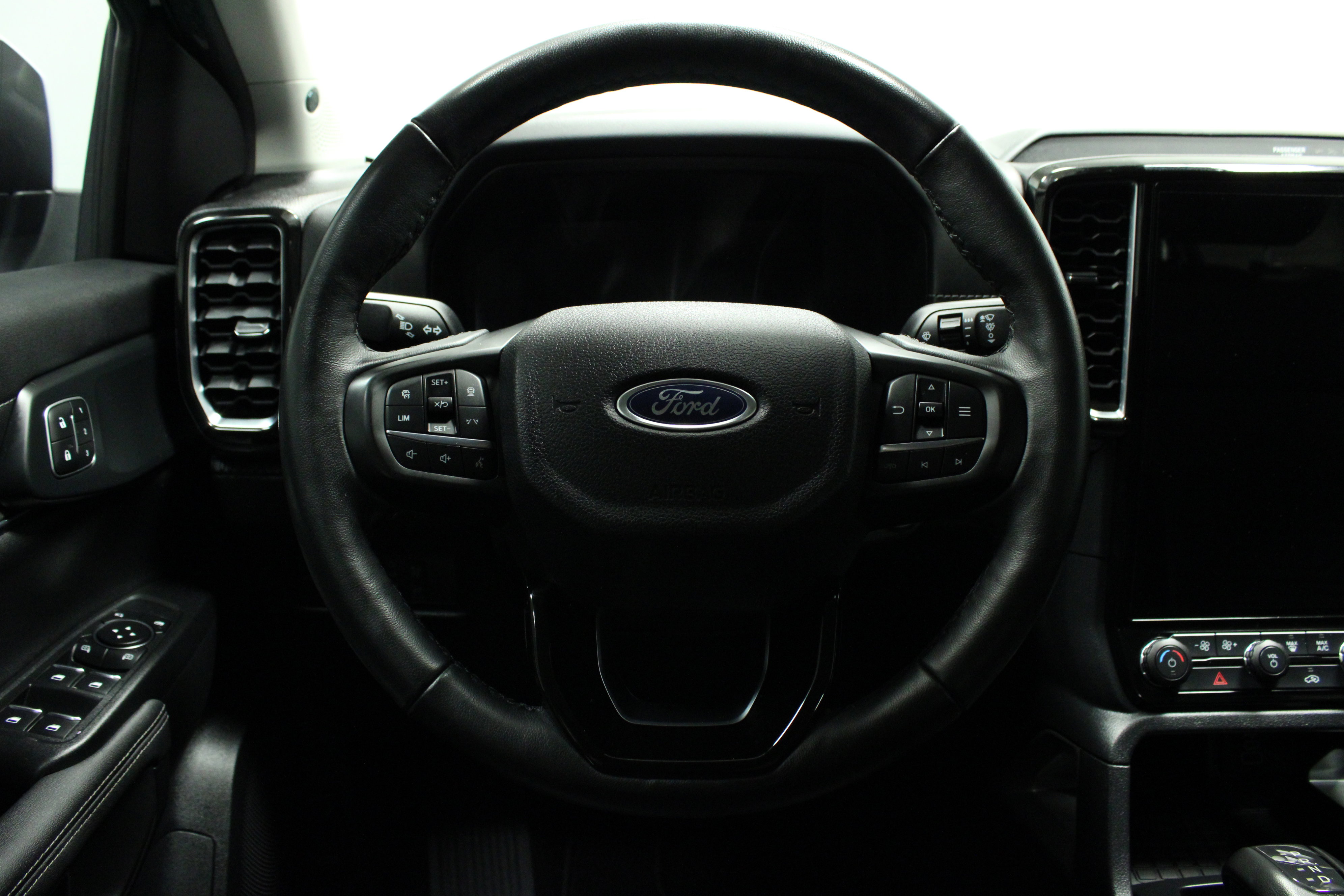 Used 2024 Ford Ranger Lariat w/ FX4 Off-Road Package image 23