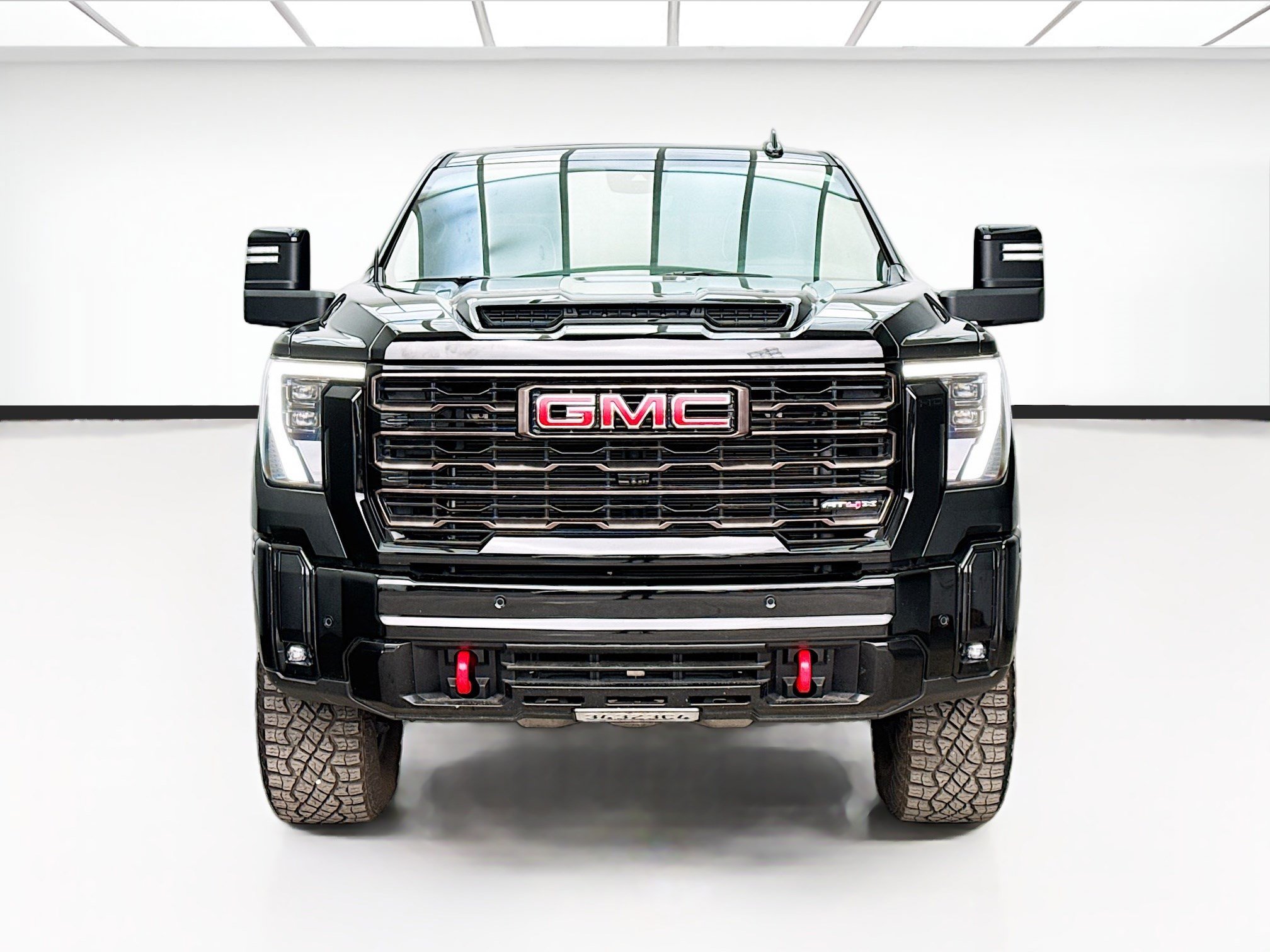 Used 2025 GMC Sierra 2500 AT4X AWD/4WD image 2