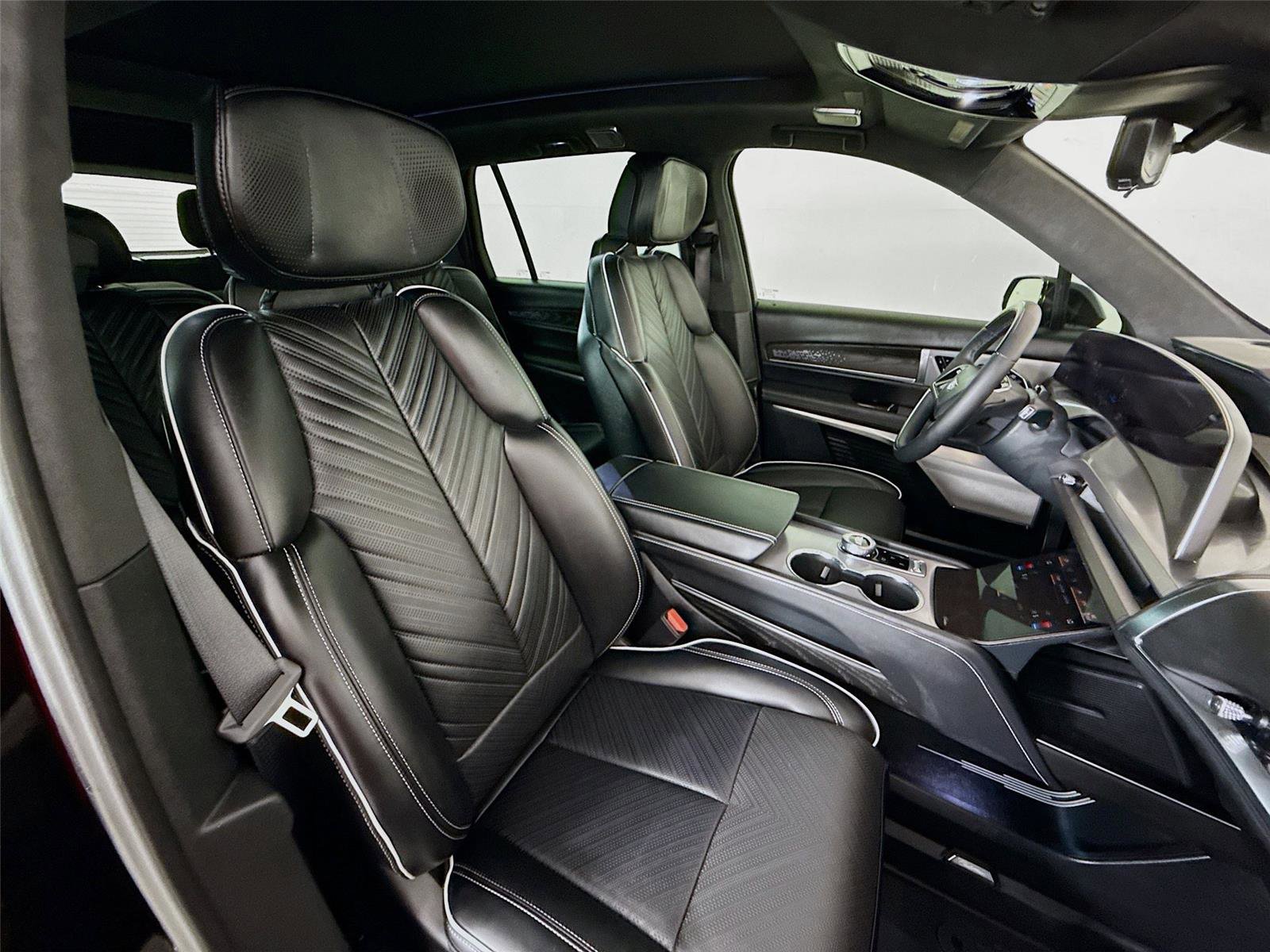 Used 2026 Cadillac Vistiq Platinum w/ LPO, Floor Liner Package image 20