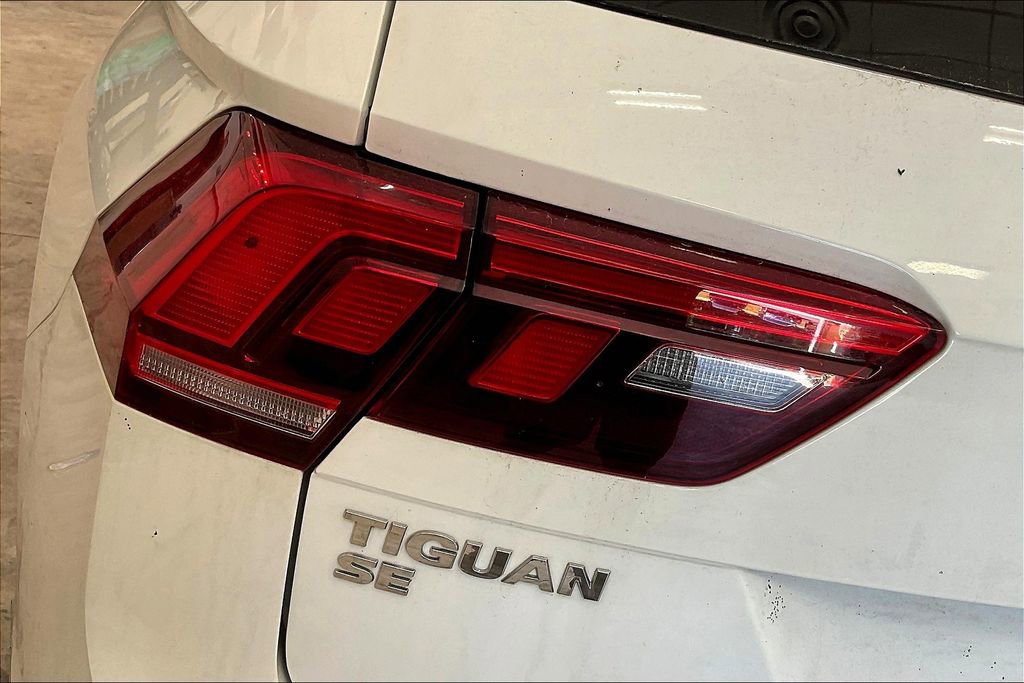 Used 2021 Volkswagen Tiguan SE image 28