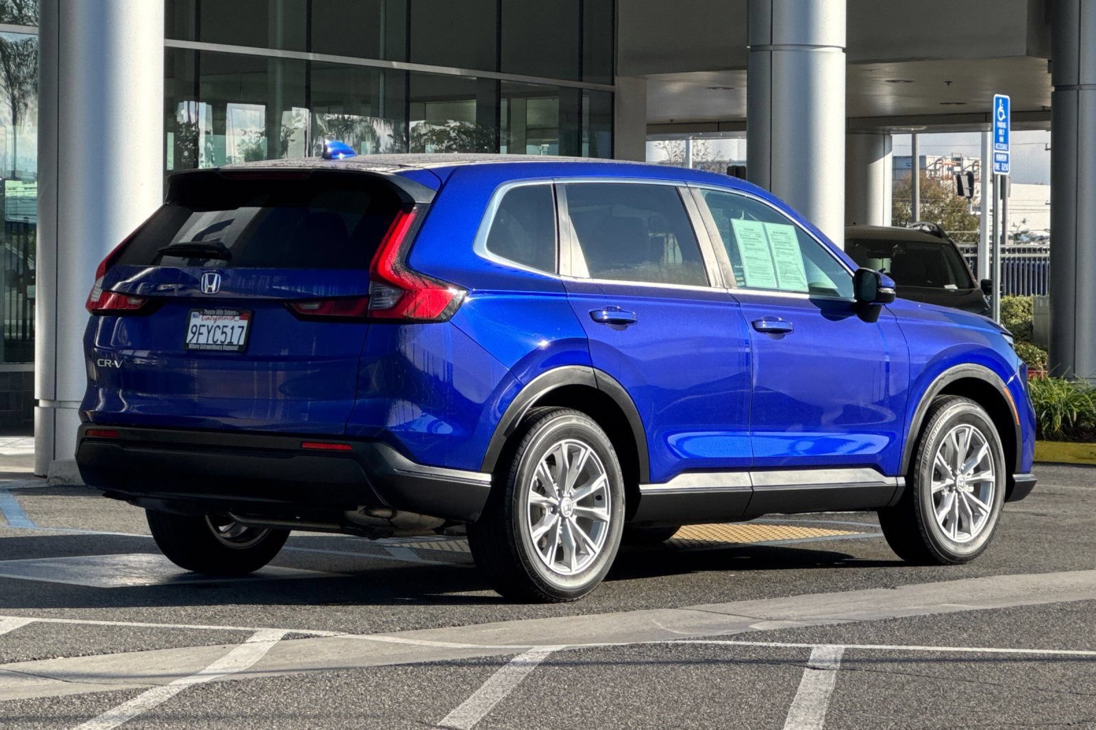 Used 2023 Honda CR-V EX image 4