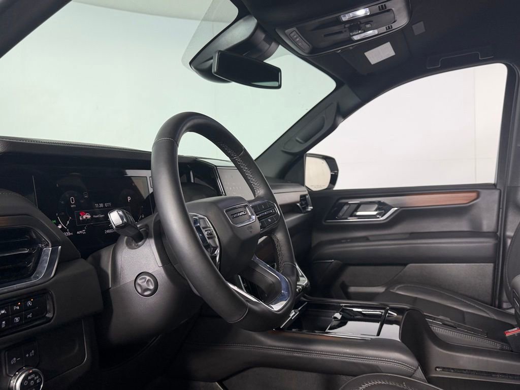 Used 2025 GMC Yukon Denali image 21