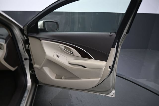 Used 2016 Buick LaCrosse Leather FWD image 12