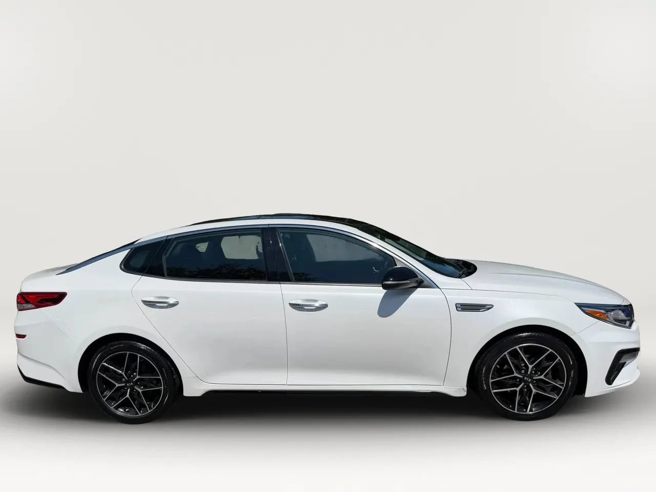 Used 2020 Kia Optima SE FWD image 2