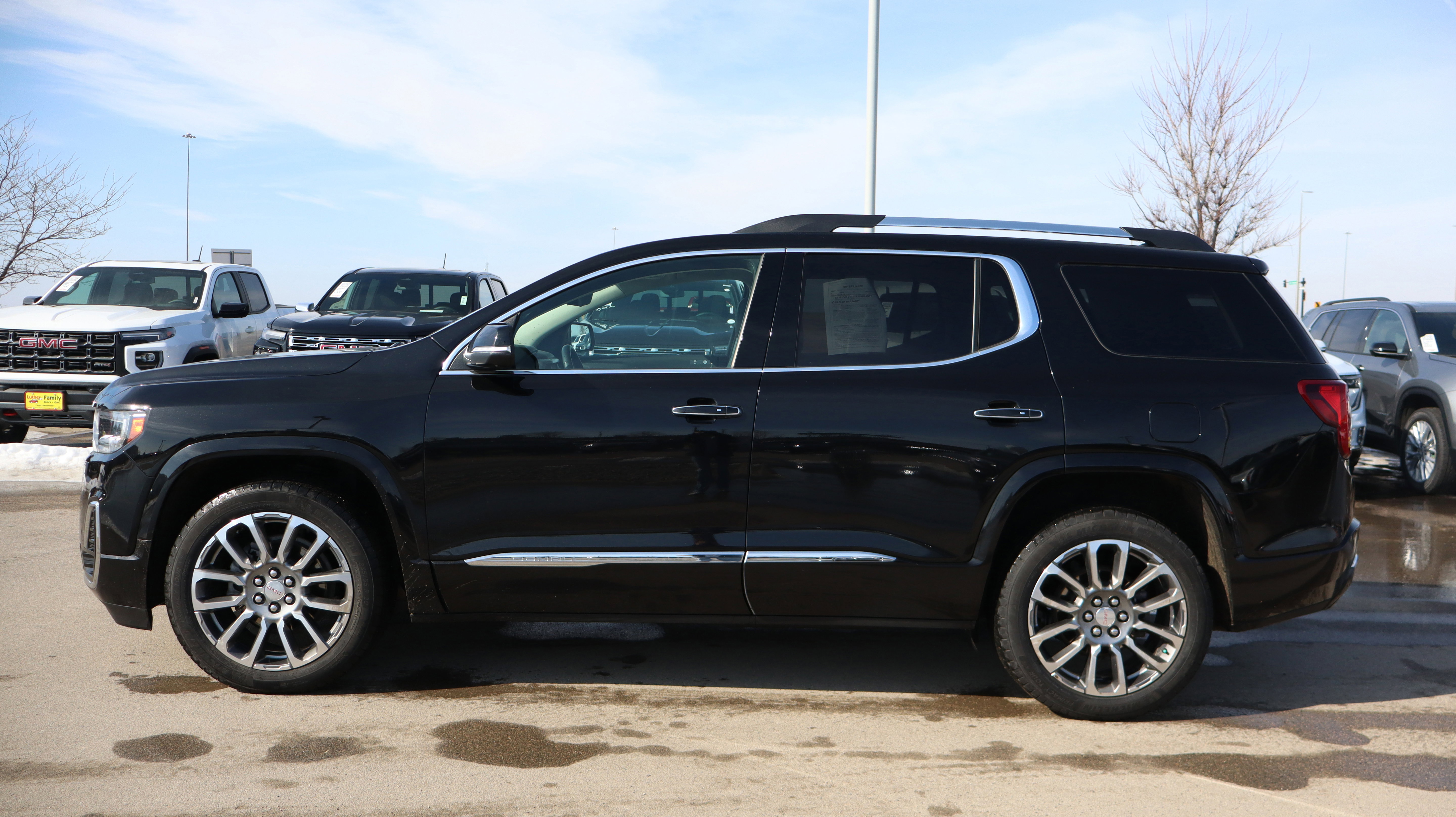 Certified 2023 GMC Acadia Denali w/ Denali Ultimate Package image 4