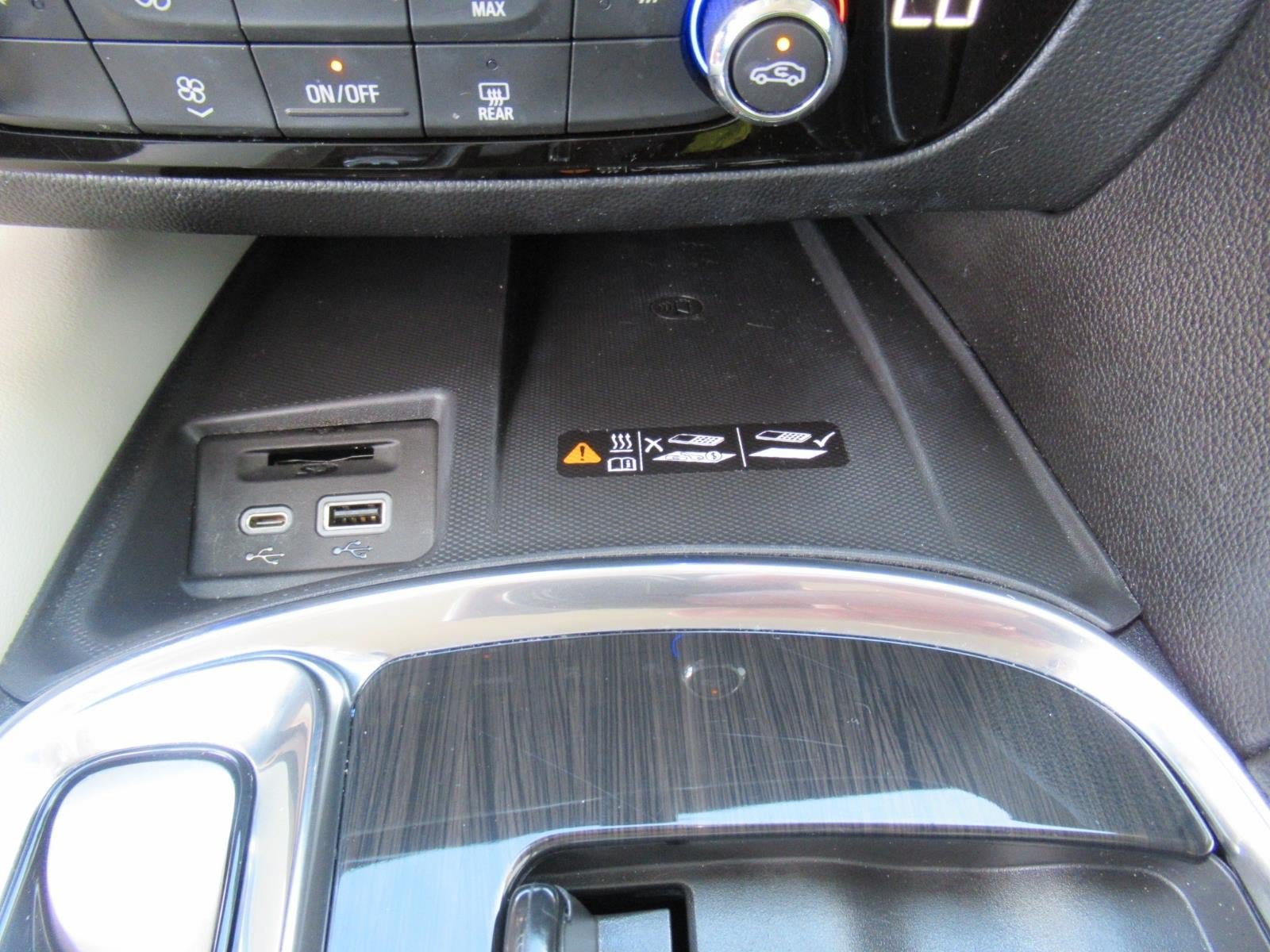Used 2023 Buick Enclave Essence FWD image 21