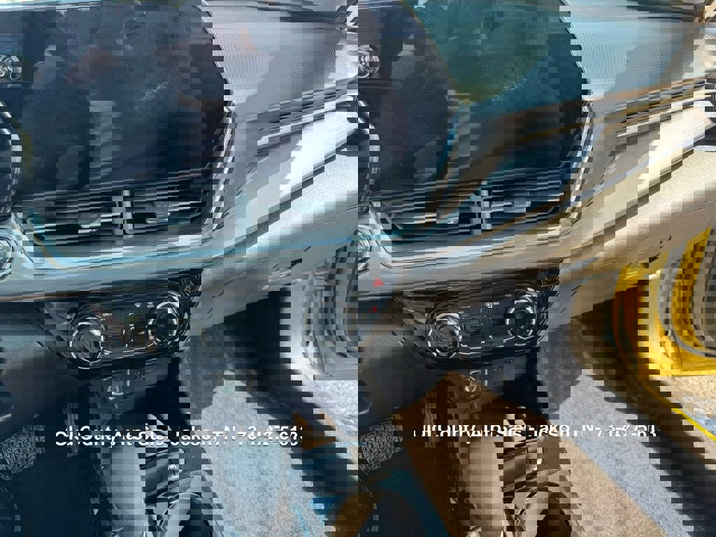 Used 2024 Chevrolet Trax ACTIV w/ Sunroof Package image 31