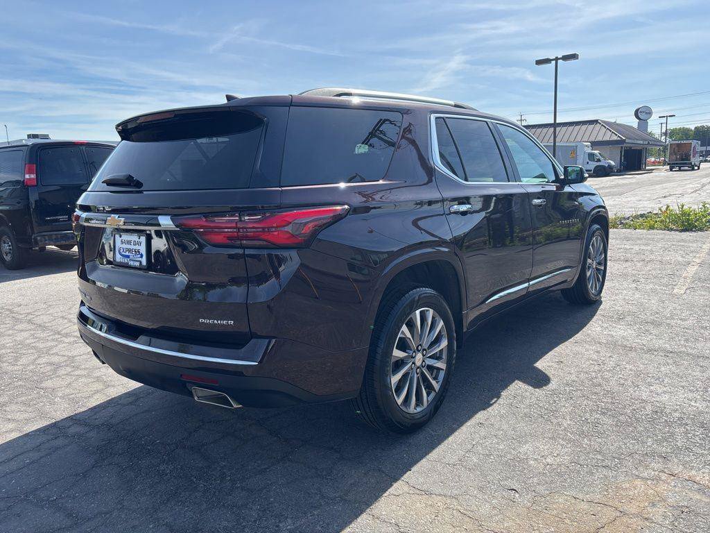 Used 2023 Chevrolet Traverse Premier AWD/4WD image 7