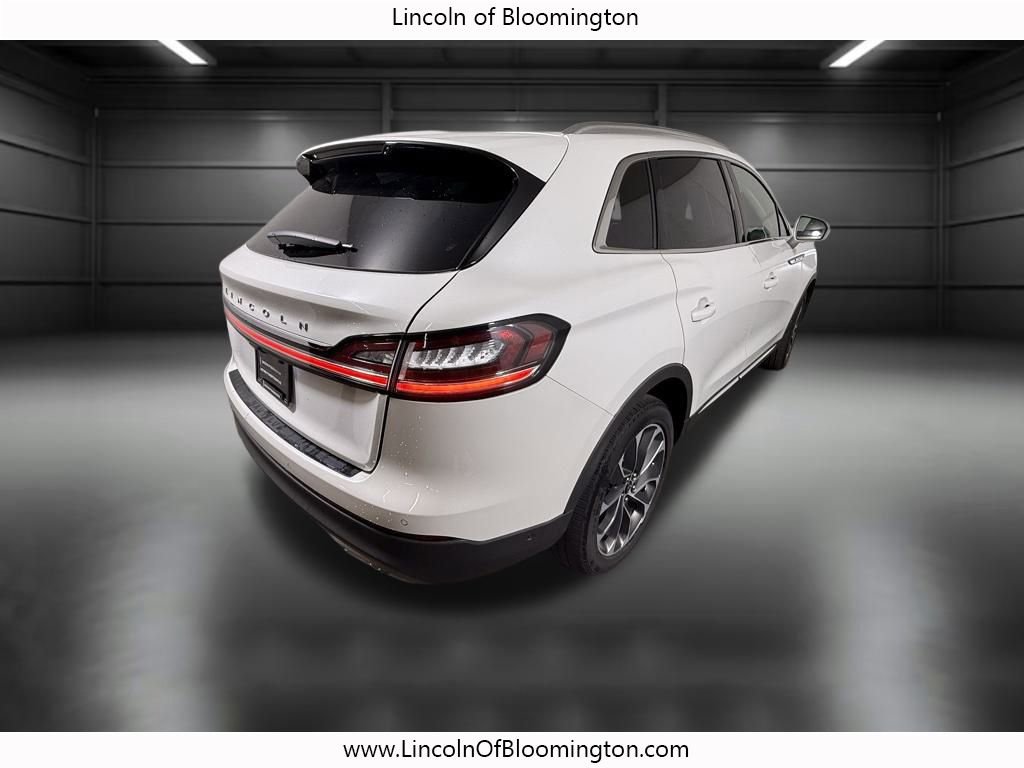 Used 2023 Lincoln Nautilus Reserve w/ Equipment Group 201A image 8