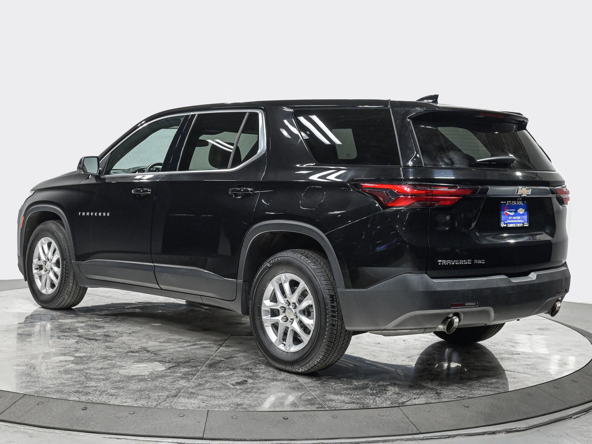 Used 2023 Chevrolet Traverse LS w/ LPO, Floor Liner Package AWD/4WD image 4