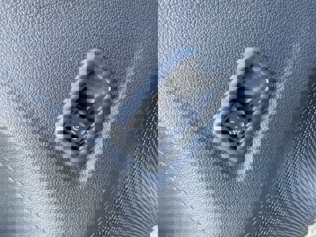 New 2025 Volkswagen Tiguan SE image 25