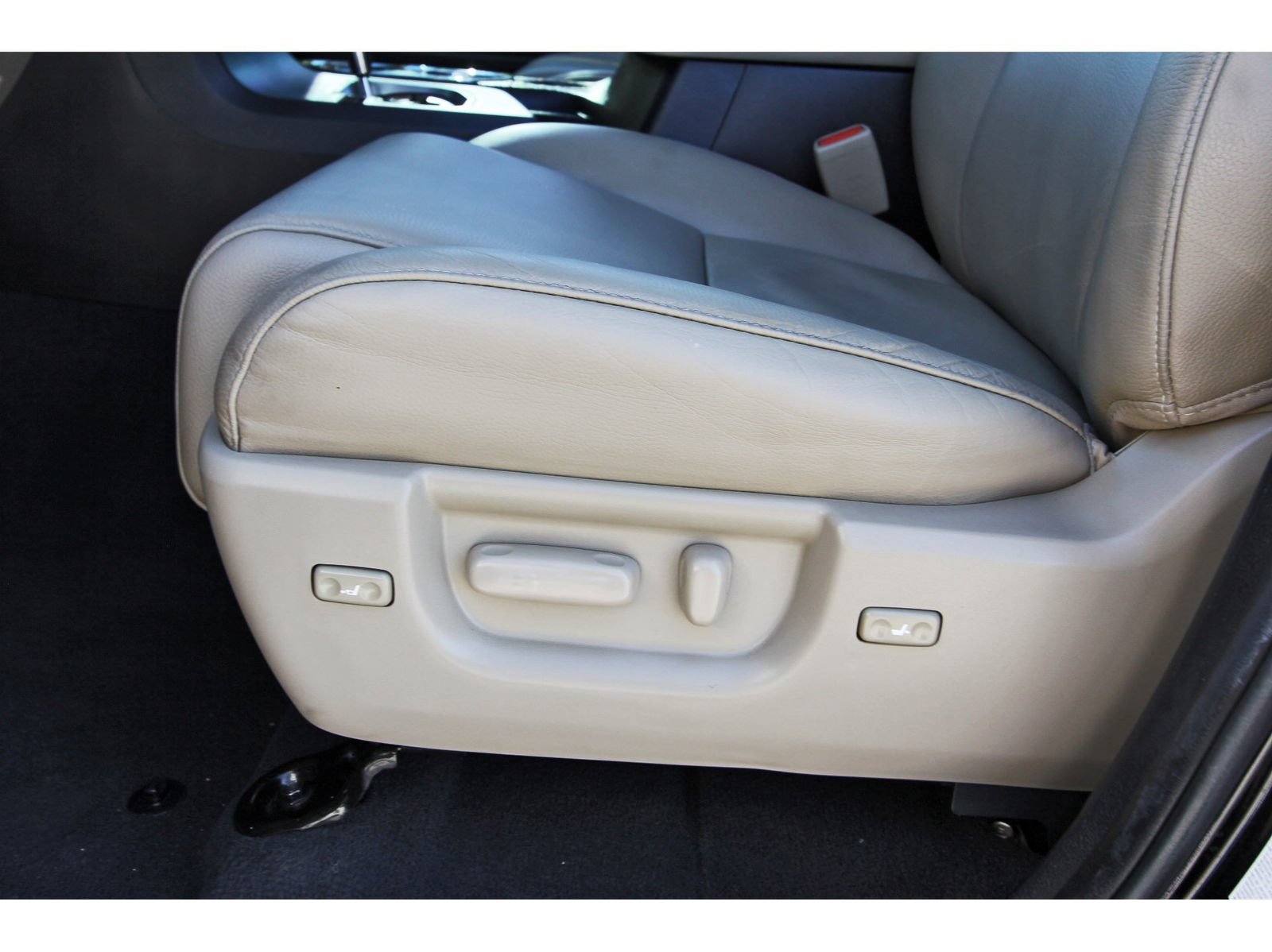 Used 2020 Toyota Sequoia Limited w/ Safety & Convenience Package RWD image 29