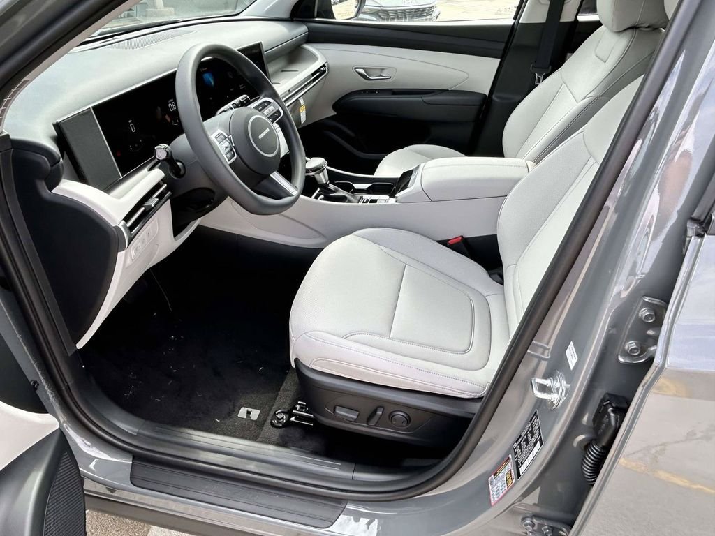 New 2026 Hyundai Tucson SEL Plus FWD image 13