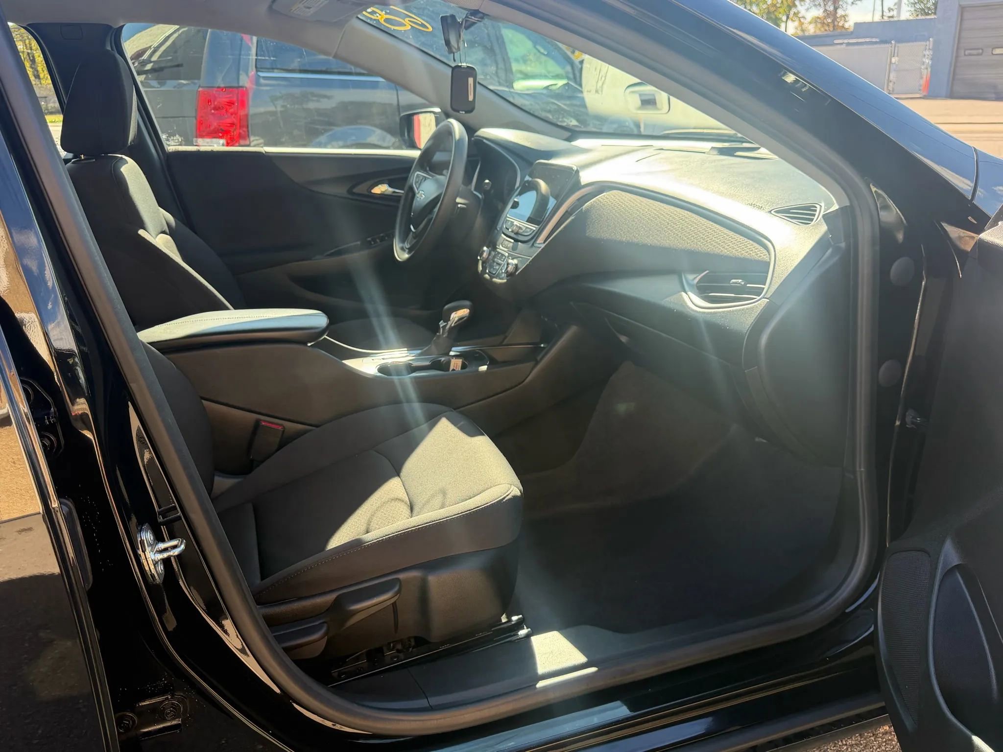Used 2023 Chevrolet Malibu LT FWD image 24