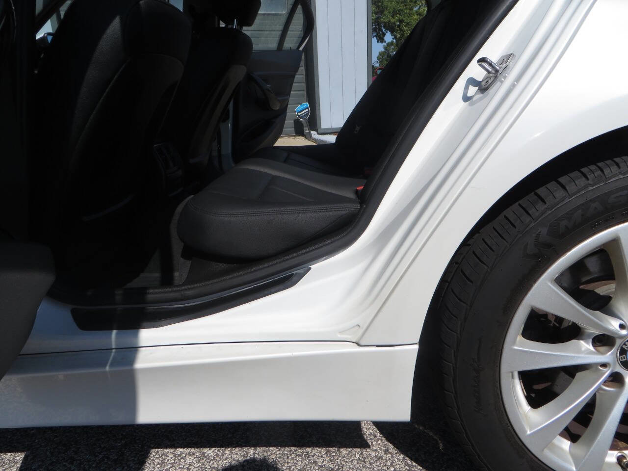 Used 2016 BMW 320i xDrive Sedan image 14