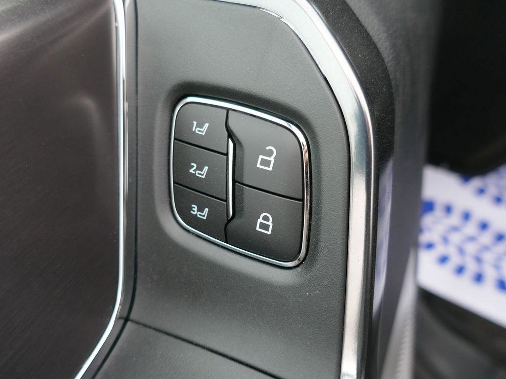 New 2026 Ford F250 Platinum image 22