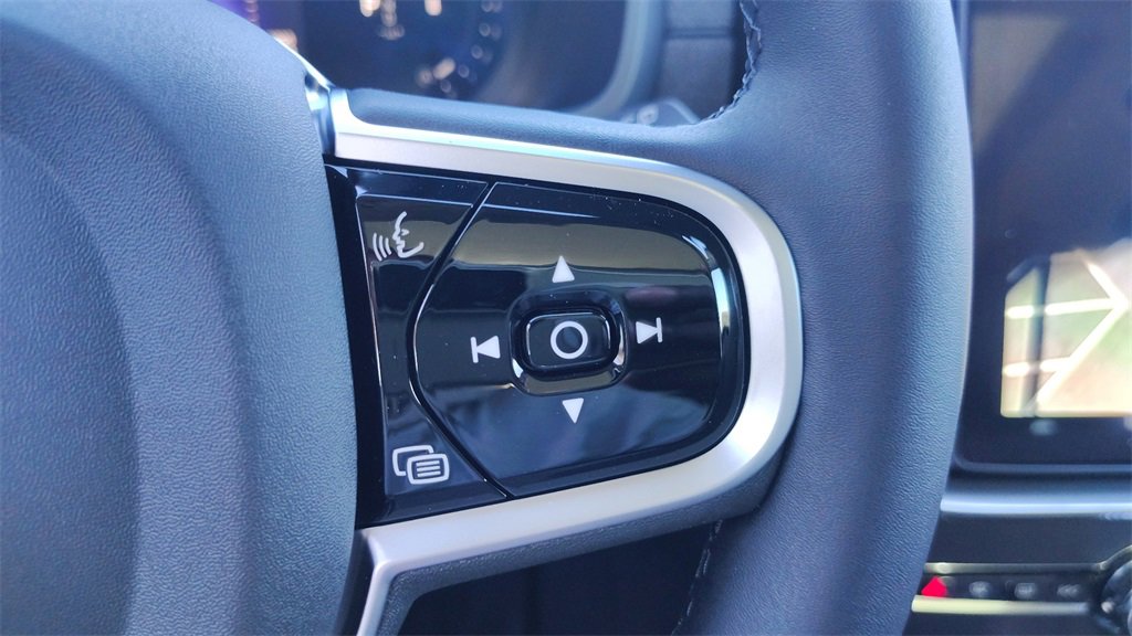 New 2026 Volvo XC90 B6 Plus image 16