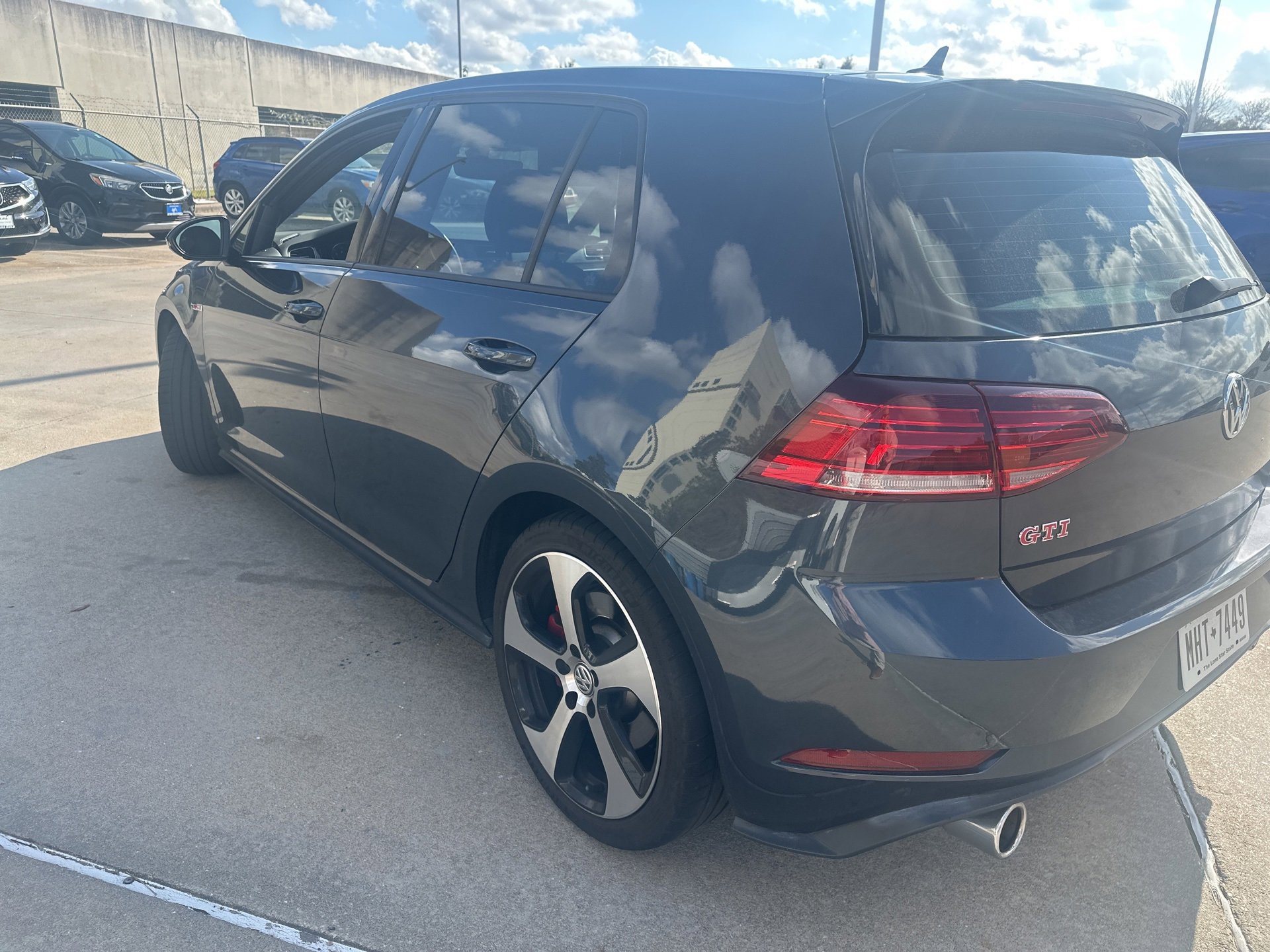 Used 2019 Volkswagen Golf 2.0T S image 7