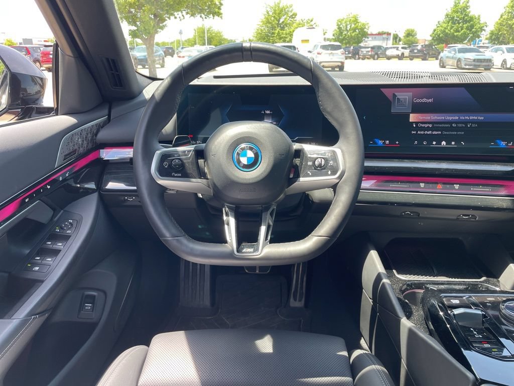 Used 2025 BMW i5 xDrive40 w/ M Sport Package AWD/4WD image 13