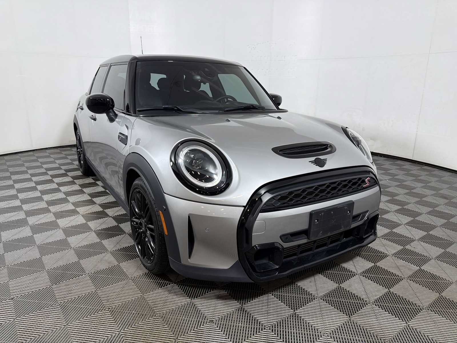 Used 2024 MINI Cooper S FWD image 2
