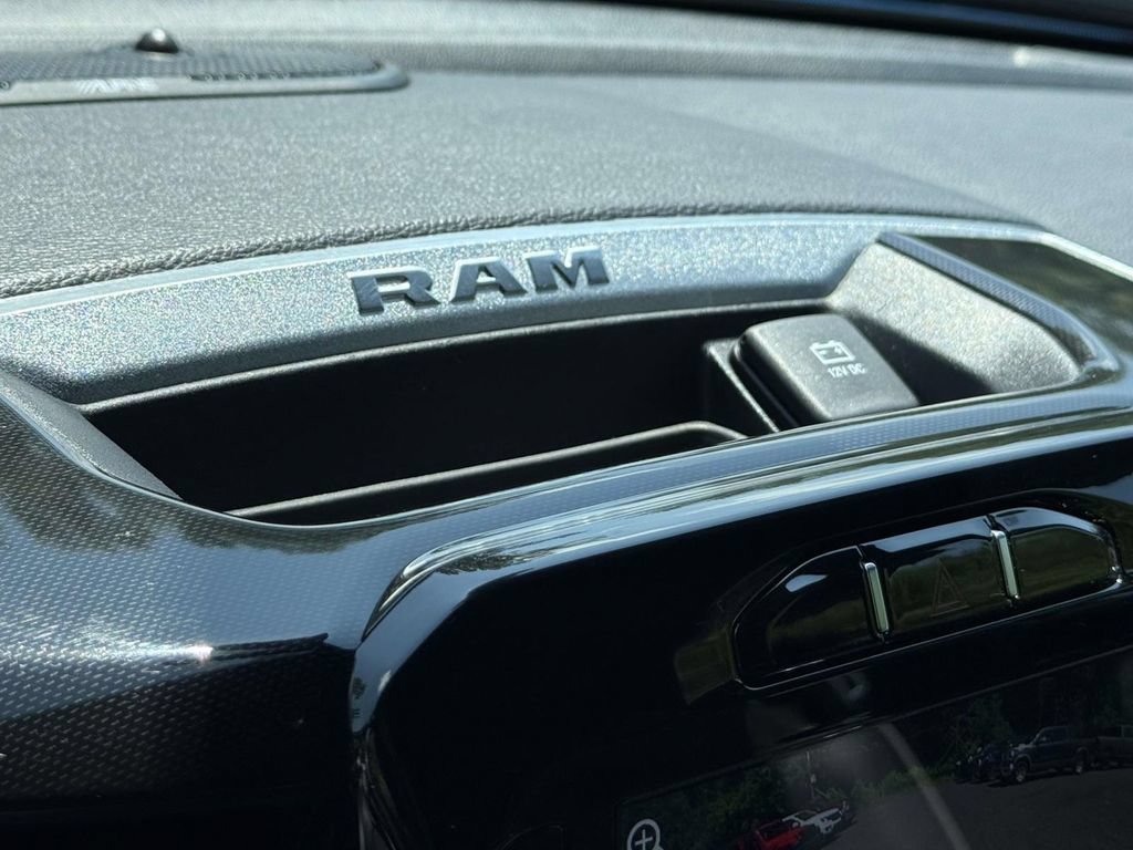 Used 2020 RAM 1500 Laramie w/ Sport Appearance Package AWD/4WD image 29