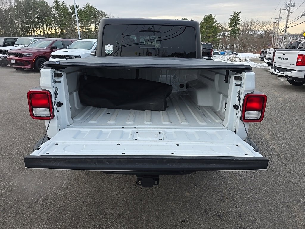 Certified 2023 Jeep Gladiator Willys image 15
