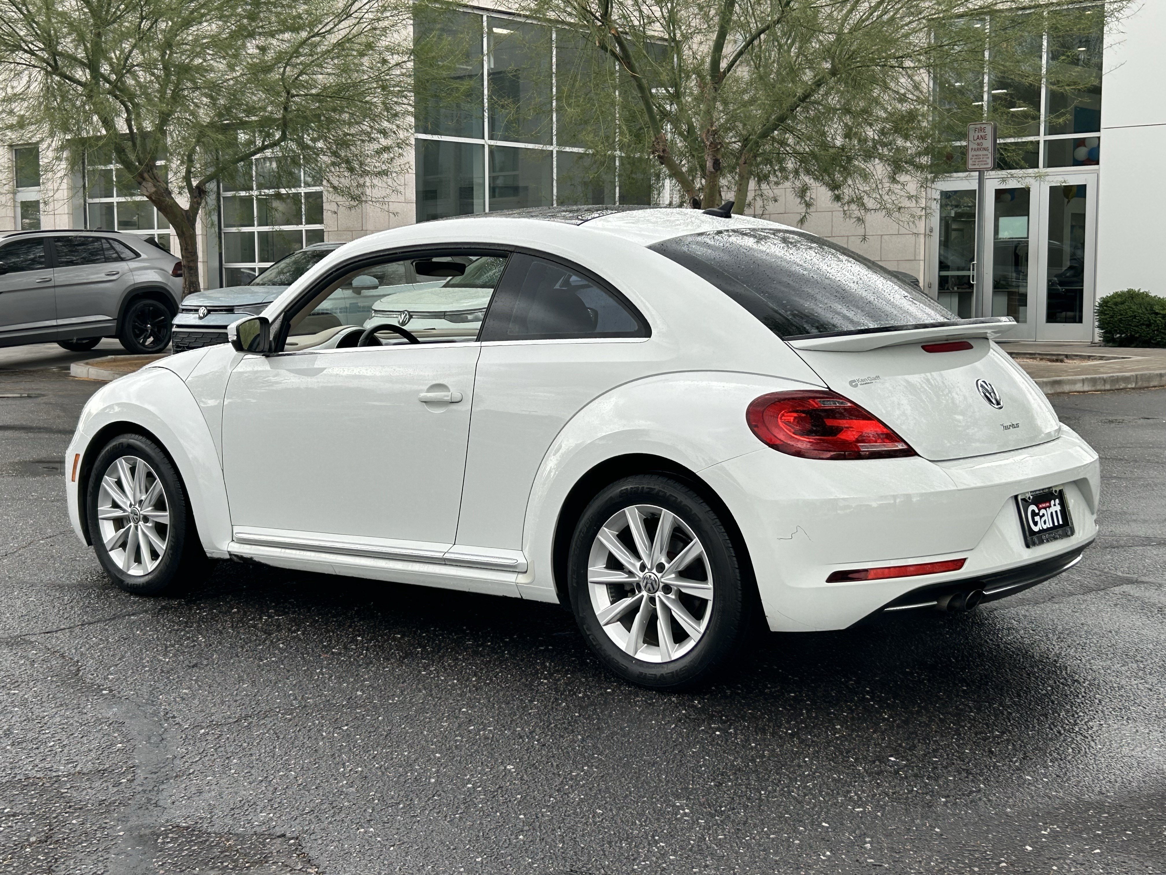 Used 2019 Volkswagen Beetle 2.0T SE FWD image 3