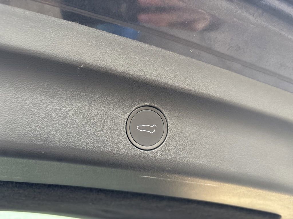 Used 2024 Tesla Model Y Long Range image 10