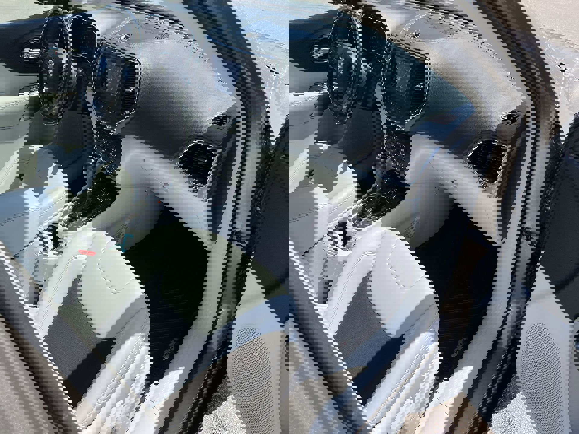 Used 2021 Jeep Cherokee Latitude Plus w/ Sun & Sound Group image 28