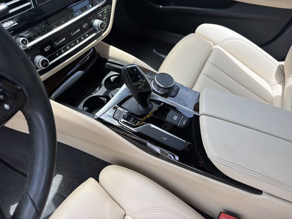 Used 2020 BMW 530i xDrive w/ Convenience Package AWD/4WD image 21