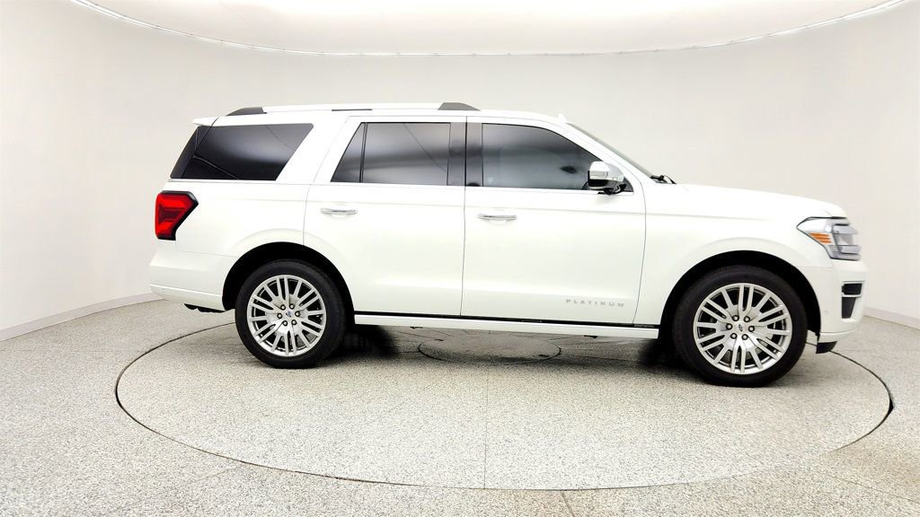 Used 2024 Ford Expedition Platinum AWD/4WD image 4