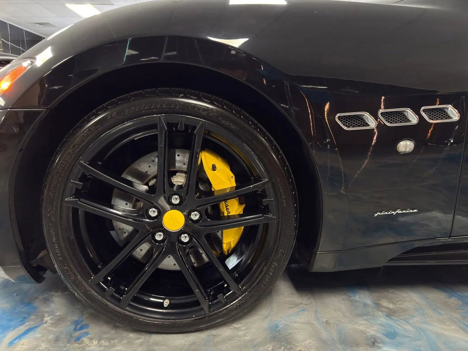 Used 2015 Maserati GranTurismo Sport RWD image 17